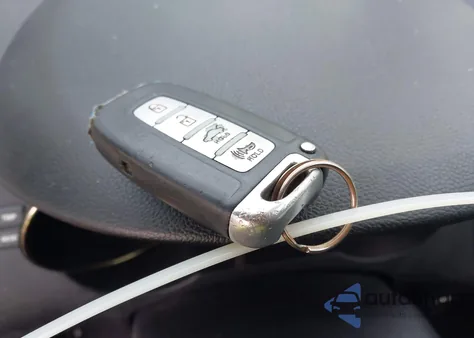 2012 Hyundai Genesis 3.8 Grand Touring z USA, uszkodzony, nr VIN KMHHU6KH0CU065548